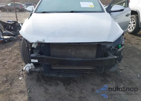 2018 Hyundai Elantra Value Edition z USA, uszkodzony, nr VIN 5NPD84LF1JH400865